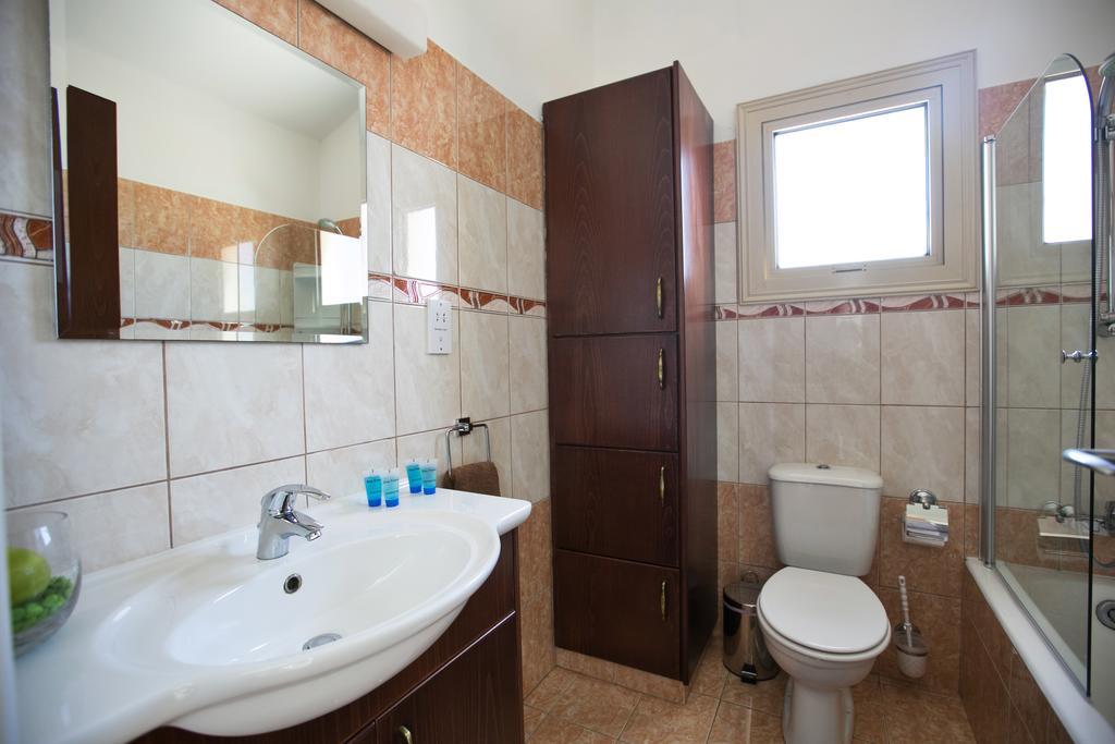 Tonia Seaview Villas Protaras Ruang foto